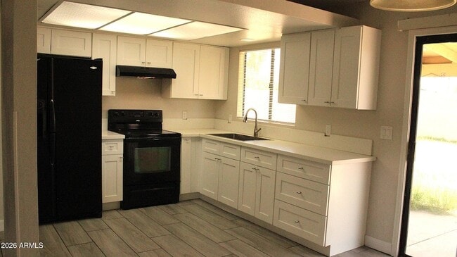 Building Photo - 5425 N 74th Dr