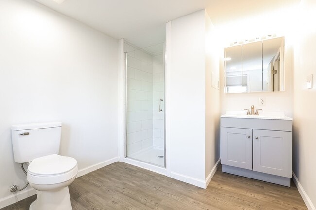 Building Photo - 400 W Bridge St