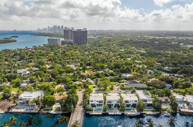 Building Photo - 895 NE 76th St