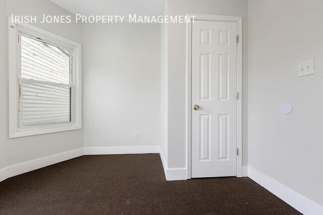 Building Photo - 308 Breckenridge St