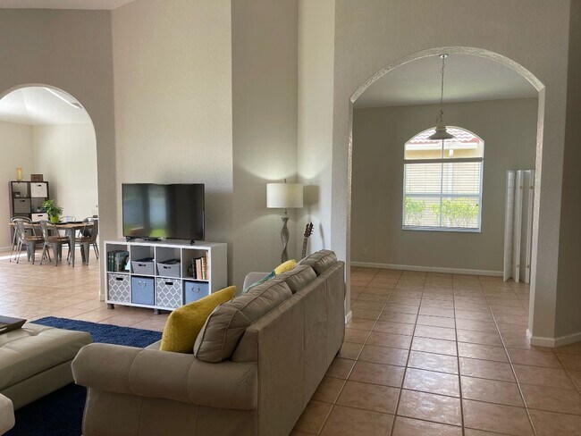 Building Photo - 5518 Place Lake Dr