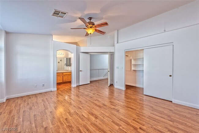 Building Photo - 1348 Dusty Creek St