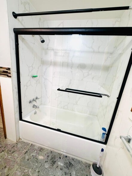 Building Photo - 2791 N Forest Rd