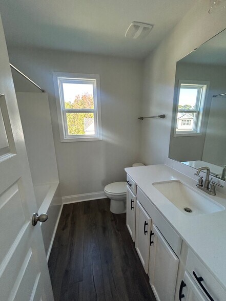 Building Photo - 170 W Saltgrass Ln