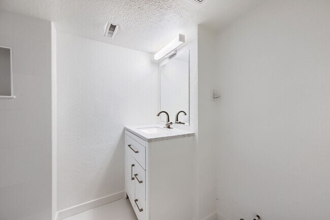 Building Photo - 120 S 42nd St