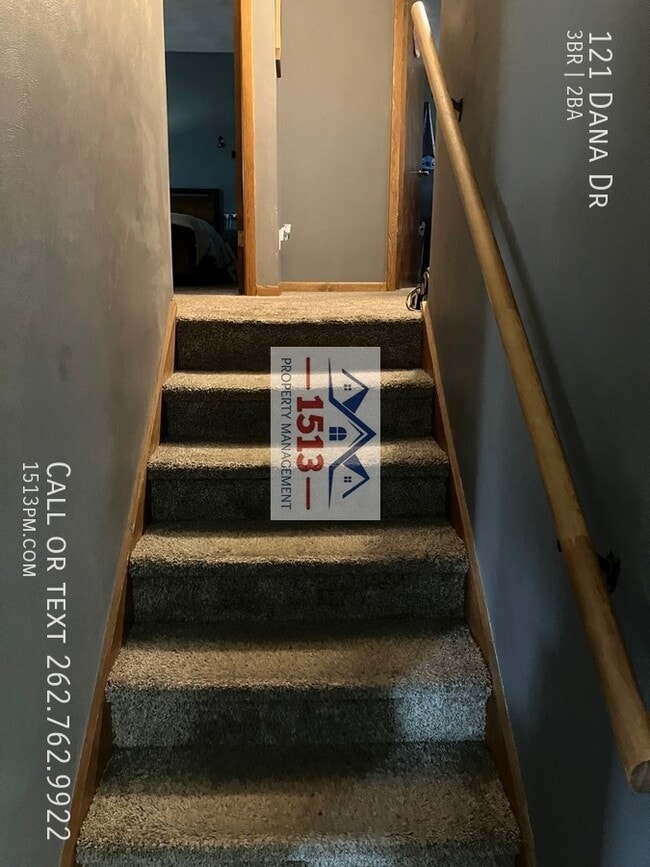 Building Photo - 121 Dana Dr