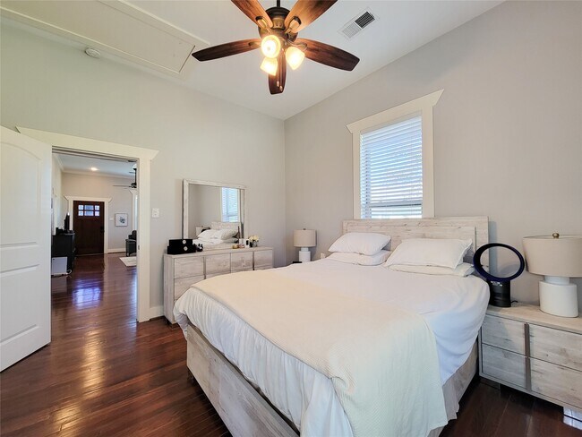 Building Photo - 2604 Cochran St