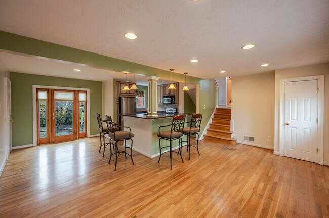 Building Photo - 5806 Flanders St