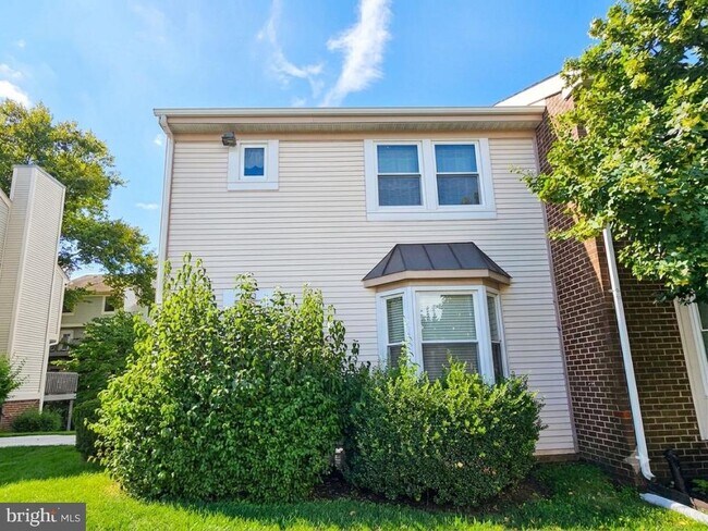 Building Photo - 6908-6910 Ten Timbers Ln