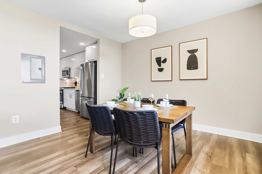 Building Photo - 1201 S Bell St