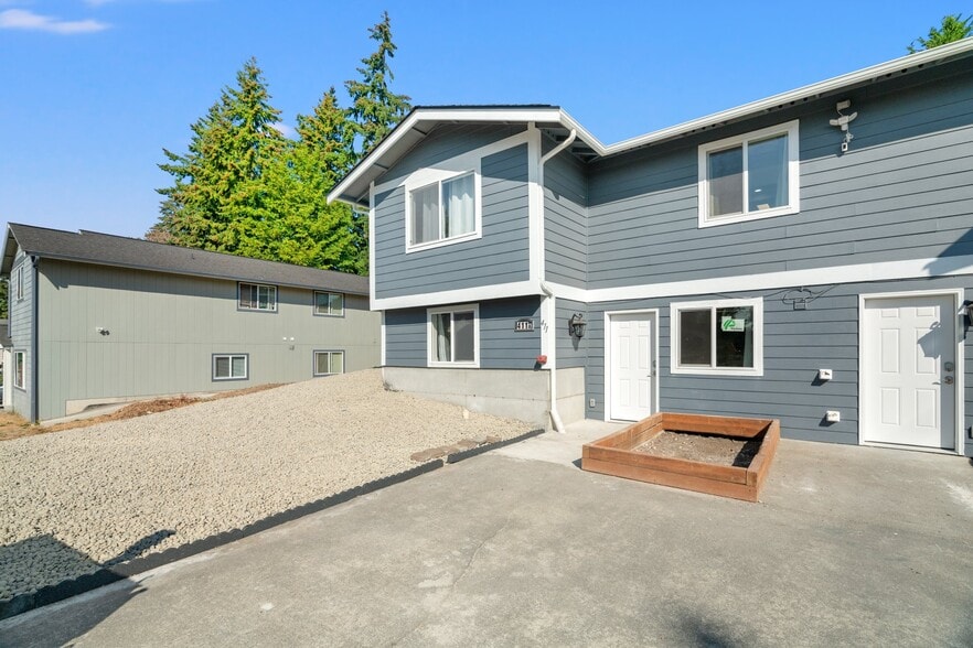 UNit 411#A - Left unit - 411 124th St S