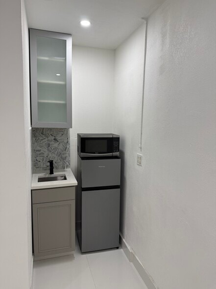 Building Photo - 7311 NW 1st Ct