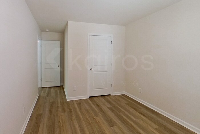 Building Photo - 124 Inez Ave