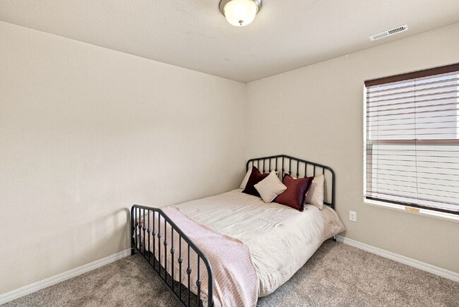 Building Photo - Beautiful Ranch Home in Ventana – Minutes from Fort Carson!
