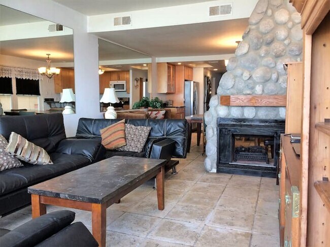 Building Photo - Amazing Townhouse in front of the beach and the ses. Gustavo Lopez AMSI