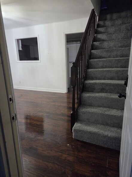 Building Photo - 3608 W 73rd Ct