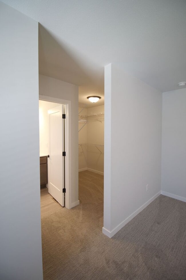 Building Photo - 2324 Lovie Ln