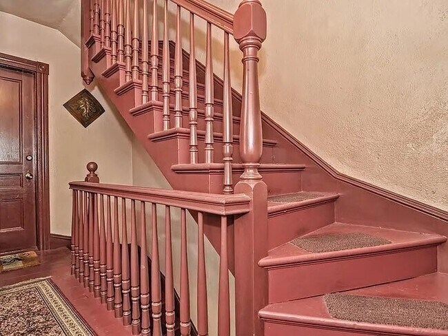 Building Photo - 42 Pleasant St