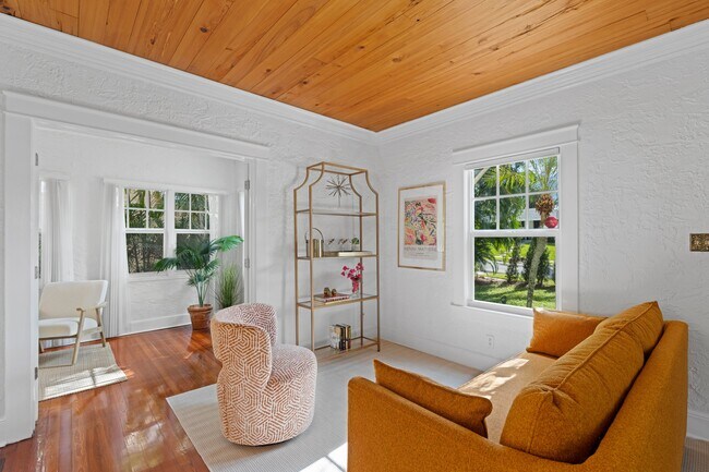 Building Photo - 727 Claremore Dr