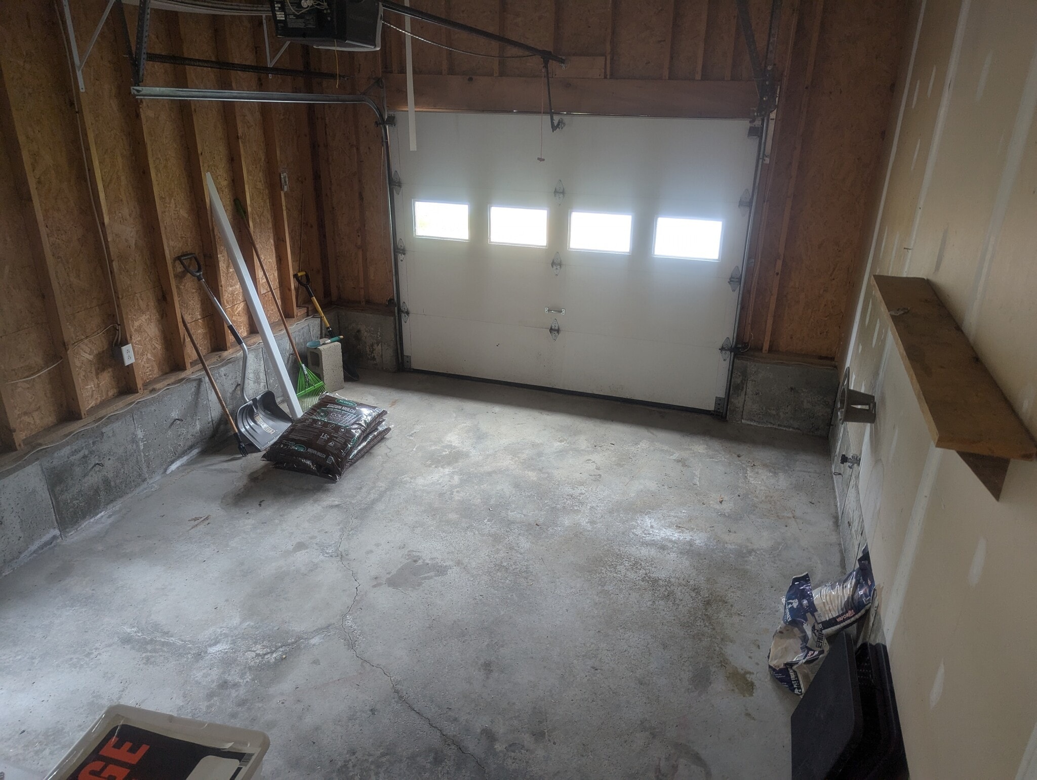 Building Photo - 124 Albe Dr