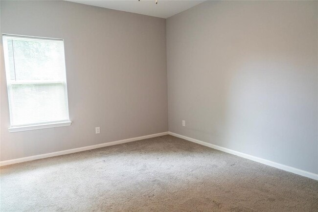 Building Photo - 3915 Brookmeade Dr