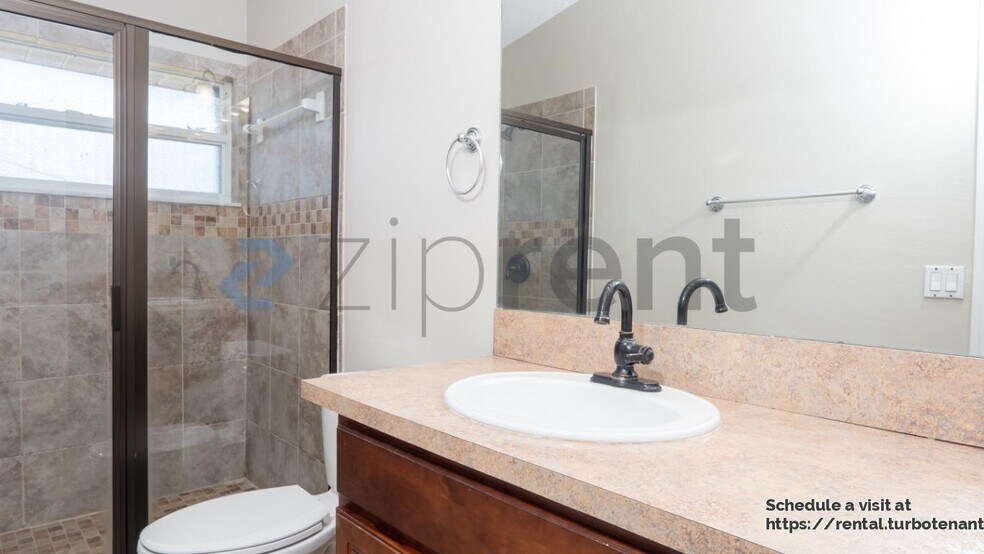 Building Photo - 3309 SW Frankford St