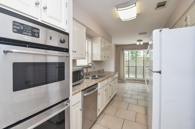 Building Photo - 12939 Westmere Dr