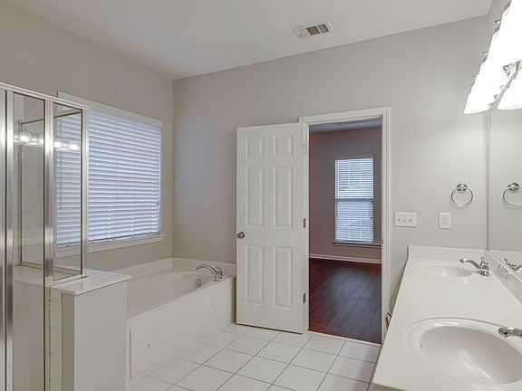 Building Photo - 1545 Indian Hawthorne Ct