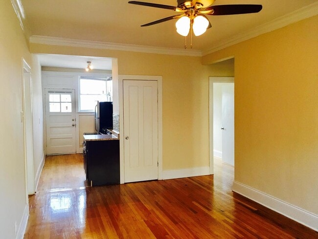 Building Photo - 4823 N Springfield Ave