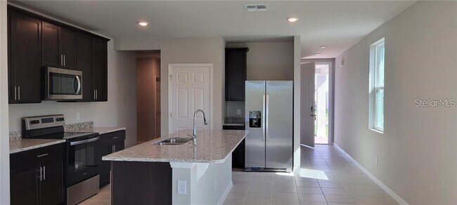 Building Photo - 3254 Bella Vista Dr