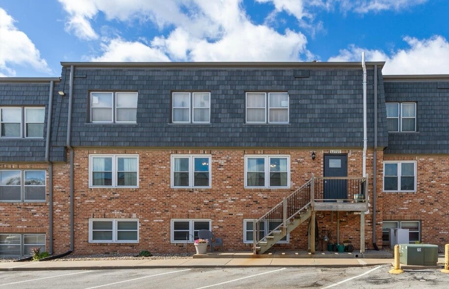 Building Photo - 12727 Woodcrest Plz