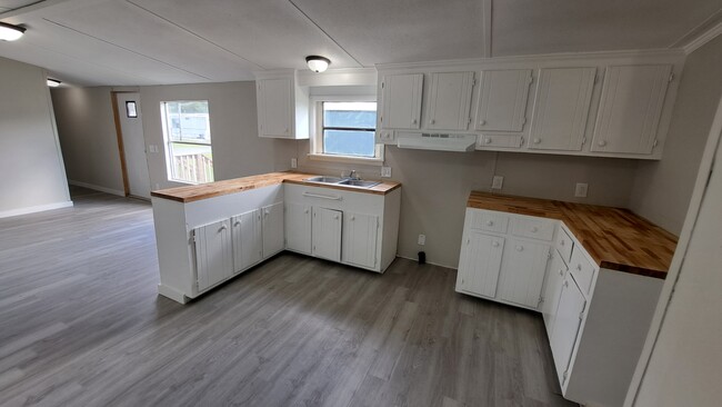 Building Photo - 113 Novits Nook Ct