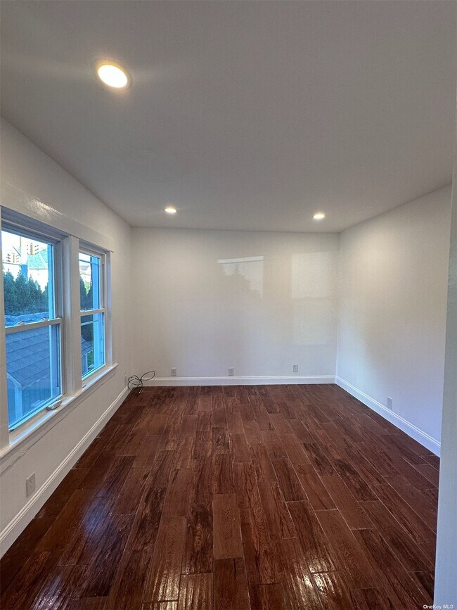 Building Photo - 89 N Forest Ave