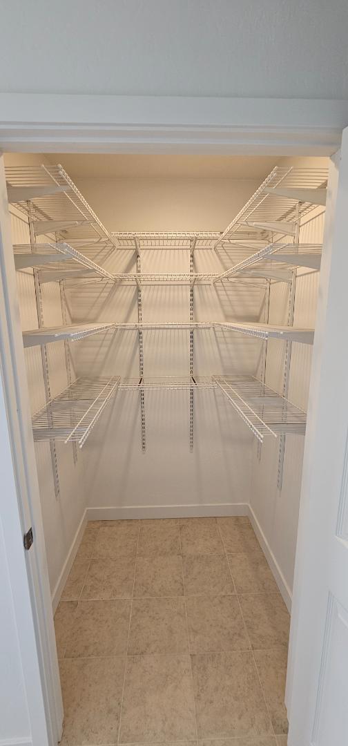 Building Photo - 537 E Ash St