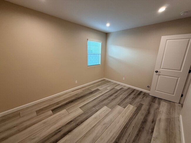 Building Photo - Newly remodeled three bedroom house in Wilmington ready to rent!