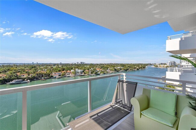 Building Photo - 5600 Collins Ave
