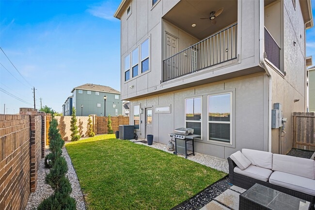 Building Photo - 11909 Primrose Creek Trail