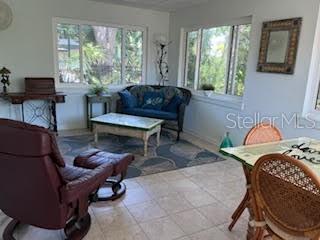 Building Photo - 421 Riviera St