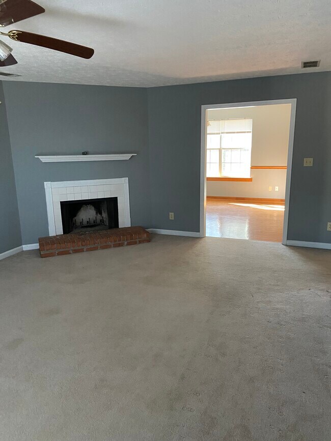 Building Photo - 3002 Maple Cove Ct