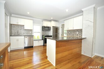 Building Photo - 17 Hough St