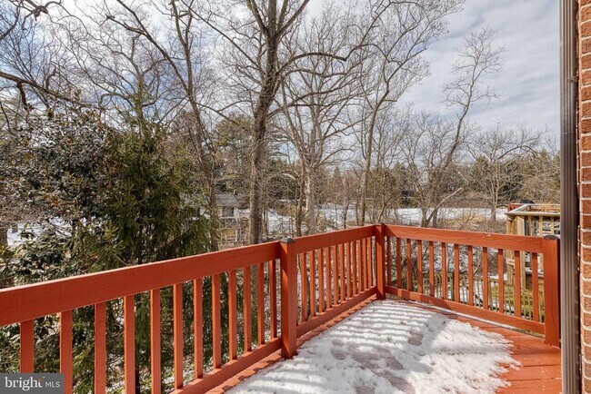 Building Photo - 38 Tudor Ct