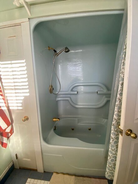 Building Photo - 67 Lawton Ave