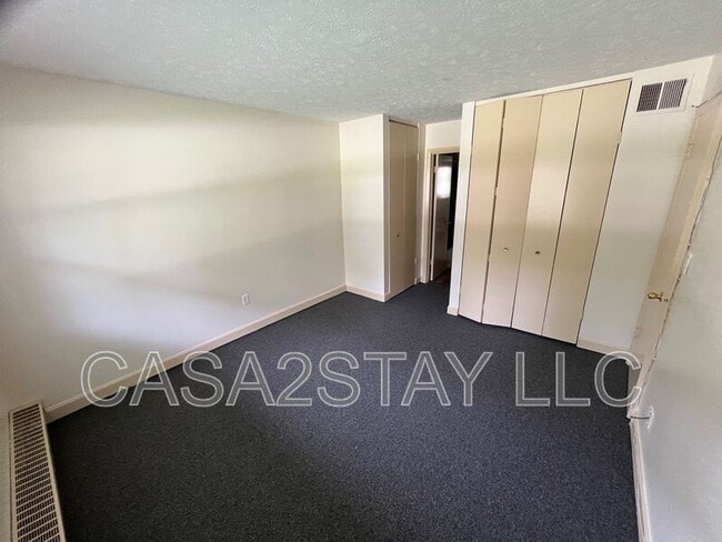 Building Photo - 2165 St Johns Pl