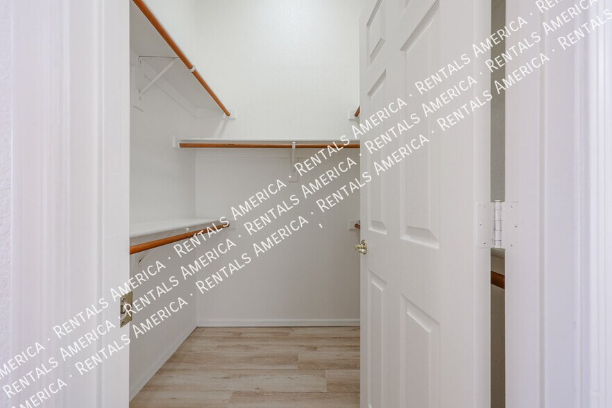 Building Photo - 17463 W Rock Wren Ct