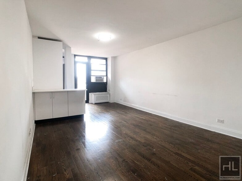 Building Photo - EAST 35 STREET