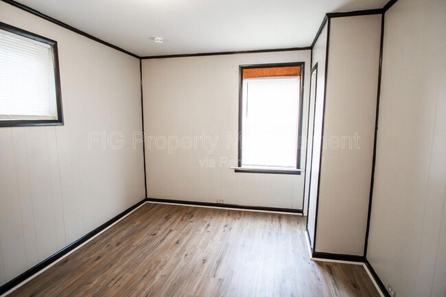 Building Photo - 525 Sewanee St