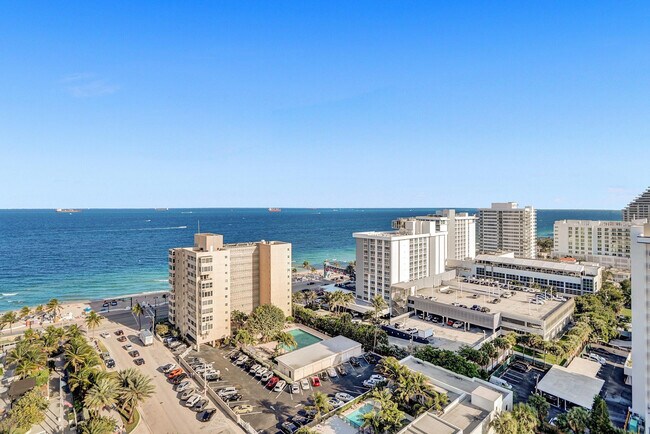 Building Photo - 3101 Bayshore Dr