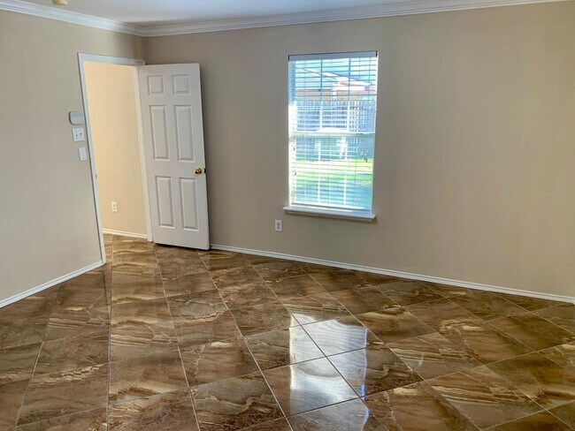 Building Photo - 6019 Fallmont Dr