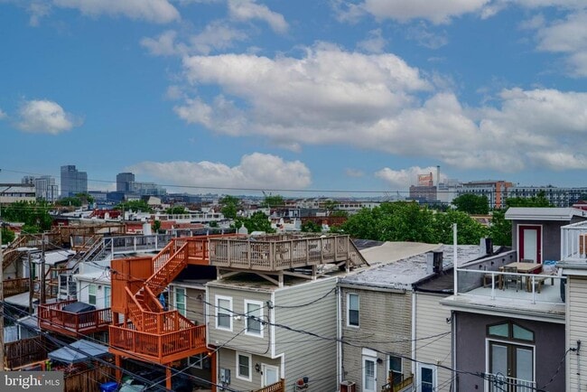 Building Photo - 1729 Covington St