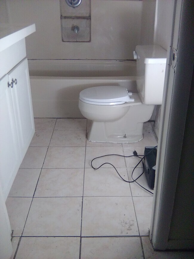 Building Photo - 2 bedroom apartment for rent